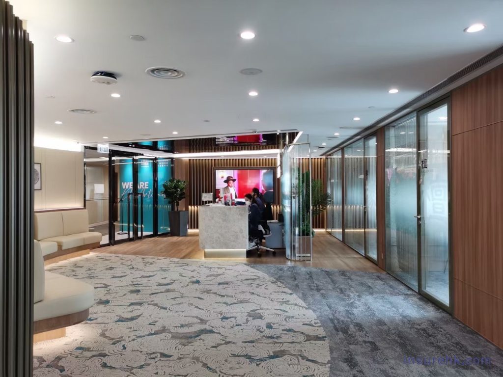 为什么选择香港保险经纪公司买保险？它不仅能帮你横向比较产品，更能以专业视角为你量身定制方案